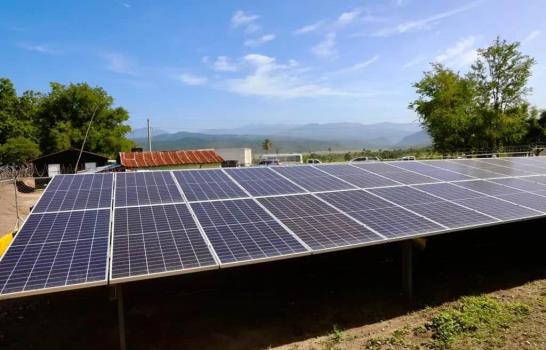 Cuba instalar&aacute; 5,000 peque&ntilde;os sistemas fotovoltaicos en plena crisis energ&eacute;tica