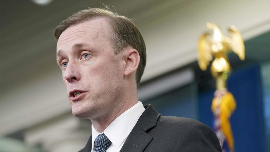 Asesor de Biden se ve en Viena con el jefe de la diplomacia china