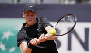 Jannik Sinner se presenta sin problemas en el Abierto de Italia