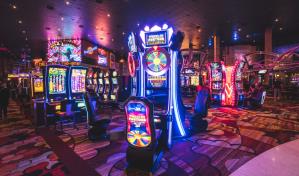 Hombre acusado de tomar US$230 mil de la caridad para apostarlo en un casino