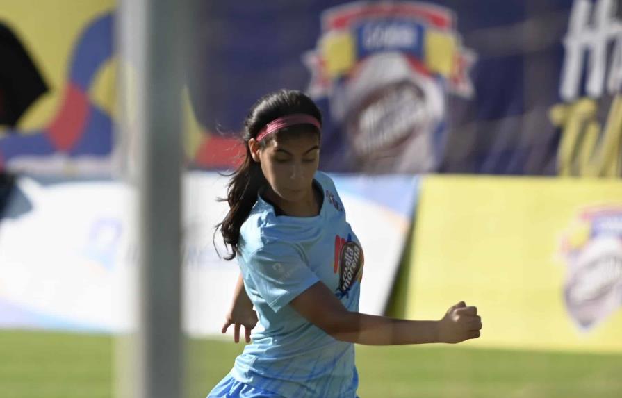 Amalia Leroux marca gol sin estar en la cancha en la Copa Malta Morena de Fútbol