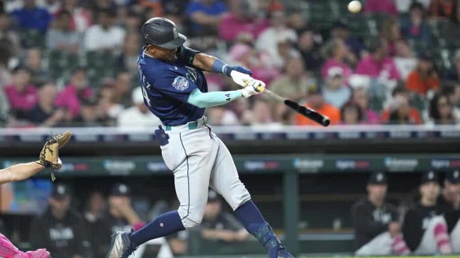 Julio Rodríguez jonroneó y remolcó a Seattle con cuatro vueltas
