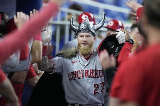 Fraley vuelve a conectar un jonrón; Rojos vence a Marlins