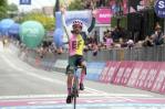 Roglic recupera terreno en el Giro; Healy gana la octava etapa