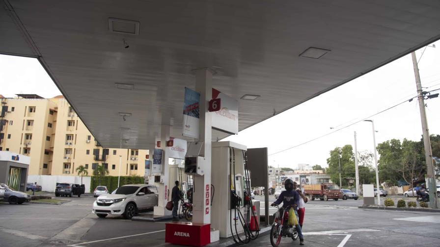 No es suficiente, pero vamos ahí, dicen usuarios ante rebajas a los combustibles