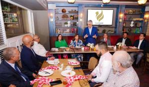 Miguel Vargas se reúne con el sector externo que apoya su proyecto político