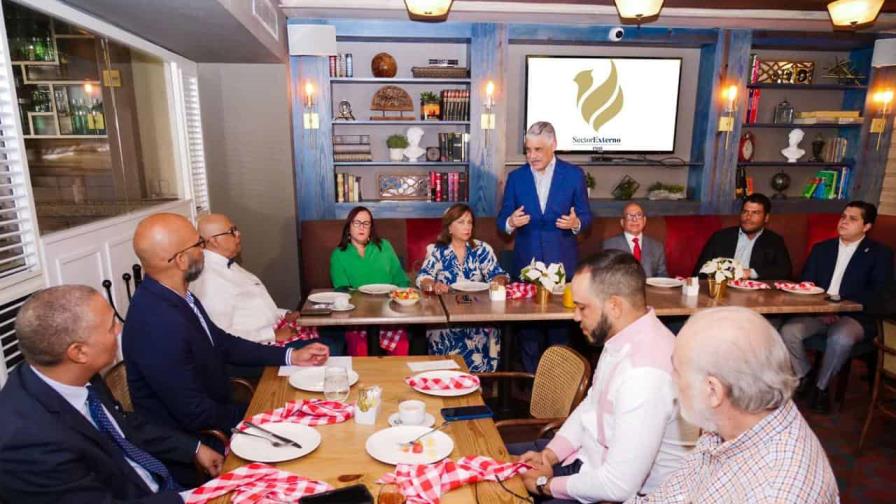 Miguel Vargas se reúne con el sector externo que apoya su proyecto político Miguel Vargas se reúne con el sector externo que apoya su proyecto político