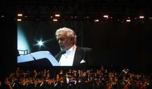 Plácido Domingo embelesa a Colombia en un reencuentro esperado