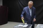 Erdogan gana elecciones en Turquía pero tendrá que ir a segunda vuelta