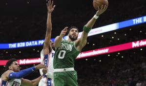 Tatum hace historia con 51 puntos y destroza a los 76ers en el partido 7