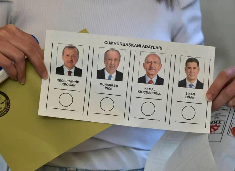 La oposición turca denuncia manipulación electoral y se proclama vencedora