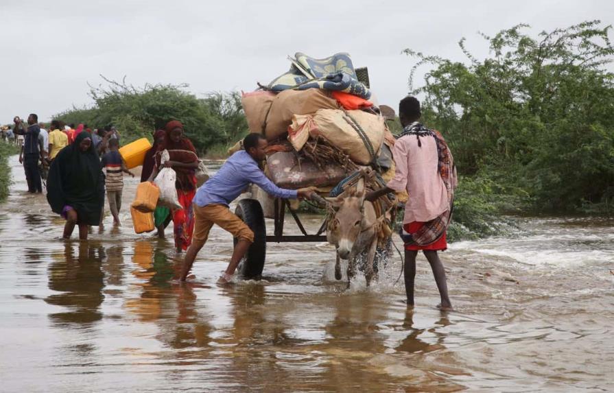 Al menos 22 muertos y más de 200,000 desplazados por las inundaciones en Somalia