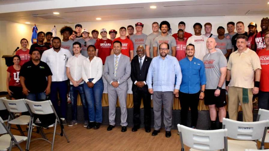Selección Dominicana de Football Americano recibe entrenamiento de los Indiana Hoosiers