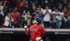 Naylor batea jonrón de 3 carreras; Guardianes remontan y vencen a Angelinos