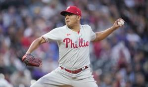 Suárez vuelve y guía a Filis a triunfo ante Rockies