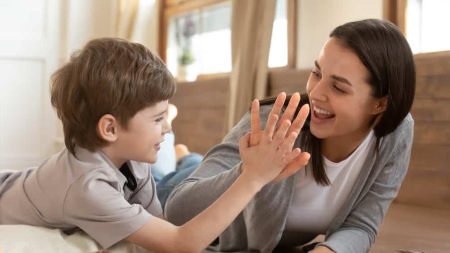 La importancia de la figura materna en la educación de los hijos La importancia de la figura materna en la educación de los hijos