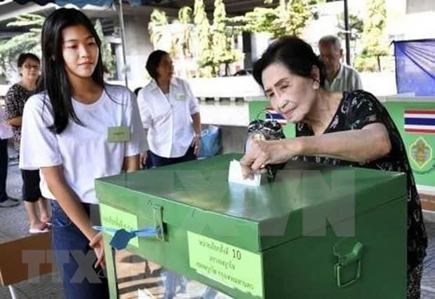 Abren los colegios electorales para las elecciones generales en Tailandia