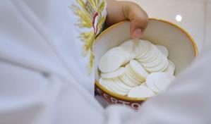 “¡Se multiplicaron las hostias!” en una iglesia; el Vaticano investiga si se trata de un milagro