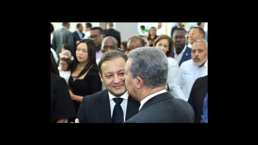 Leonel Fernández expresa condolencias al amigo Abel Martínez por muerte de su madre