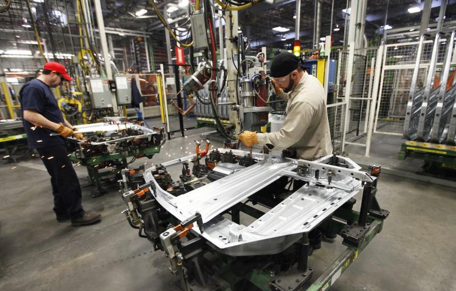 La producción industrial de EE.UU. vuelve a crecer empujada por el sector del automóvil