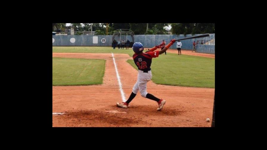 Ciudadanos se escandalizan con firma de 80 mil dólares por niño beisbolista de 10 años