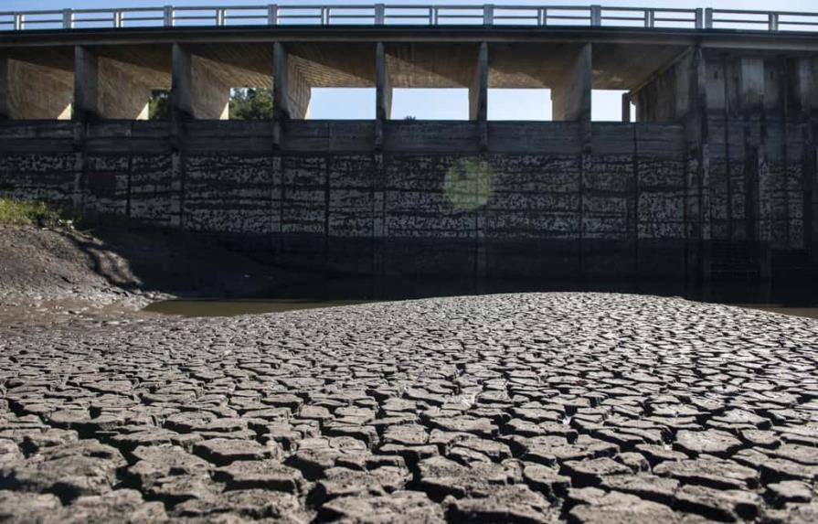 Crisis hídrica: sale agua salada de los grifos en Uruguay