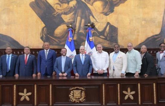 Delegación de senadores dominicanos visitará el Senado de Nueva York este mes 