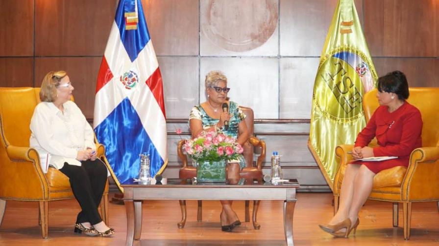 Excandidatas a la vicepresidencia relatan sus experiencias en la política dominicana