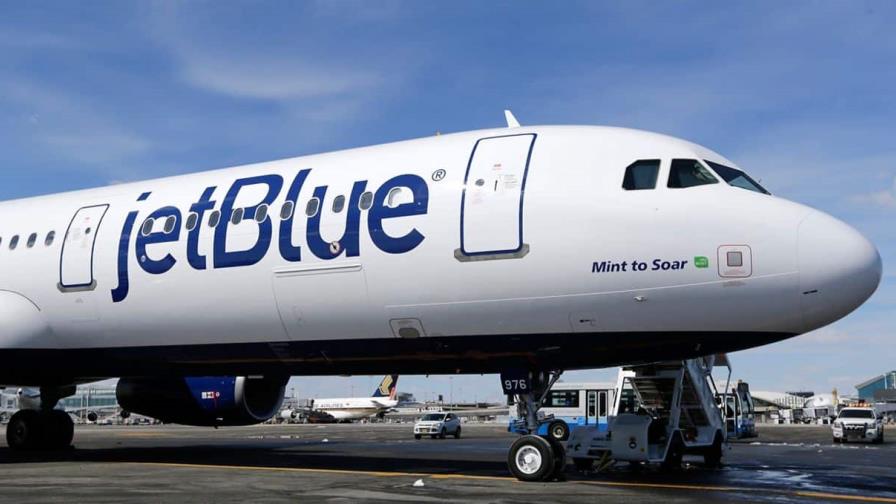 JetBlue responde a las quejas de los dominicanos ante retrasos de vuelos