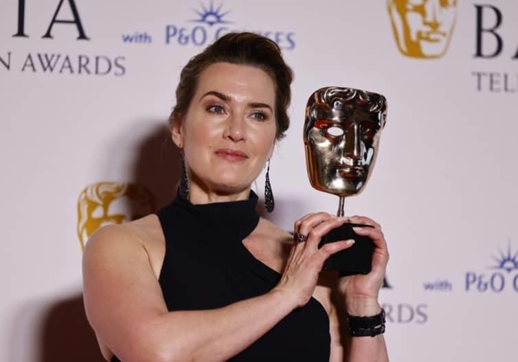 El discurso de Kate Winslet contra las redes sociales en los Bafta: "Queremos a nuestros hijos de vuelta"