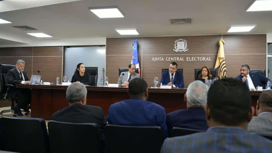 Partidos políticos piden a JCE extender el plazo para hacer las reservas