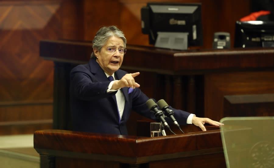 El presidente de Ecuador disuelve el Parlamento y aplica la muerte cruzada