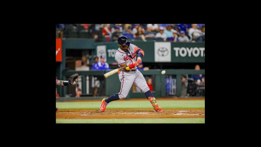 En duelo de líderes divisionales, Bravos aplastan por a Rangers