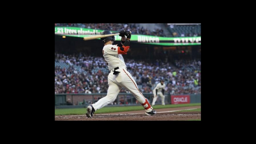 Dominicano Doval salva; Gigantes derrotan 6-3 a Filis