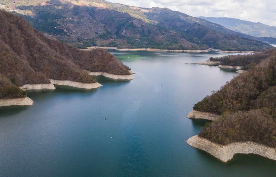 Las pocas lluvias en el sur permiten operaciones de la presa de Valdesia