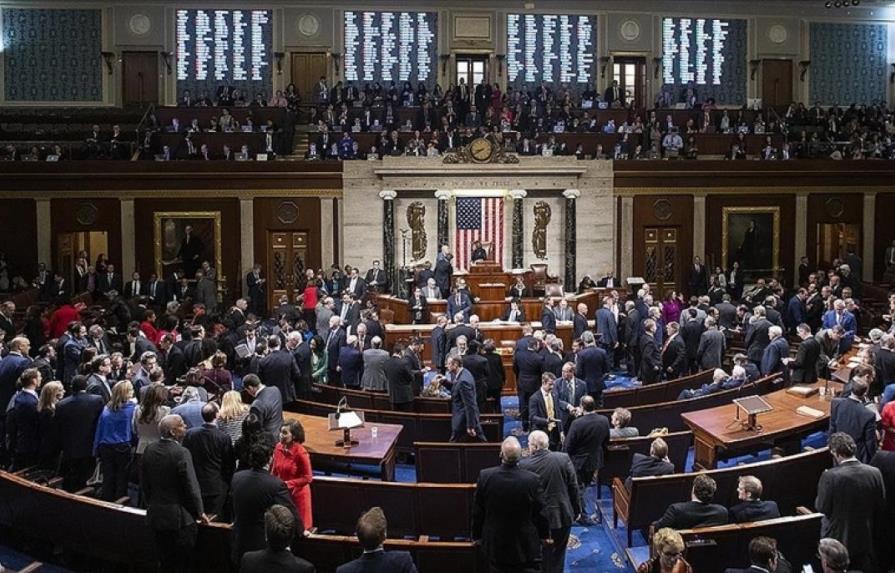 Legisladores demócratas presentan un proyecto de ley para los soñadores documentados