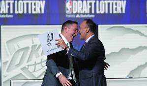 Los Spurs de San Antonio ganan la loter&iacute;a del draft y la oportunidad de seleccionar al codiciado Victor Wembanyama