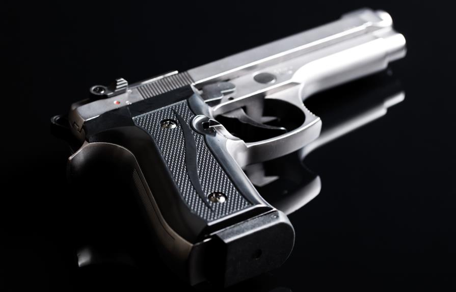 Tribunal Supremo permite que se mantenga prohibición de ciertas armas de fuego en Illinois