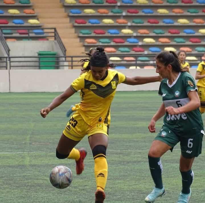 Jendy Matos, un talento del fútbol criollo que llega al Perú