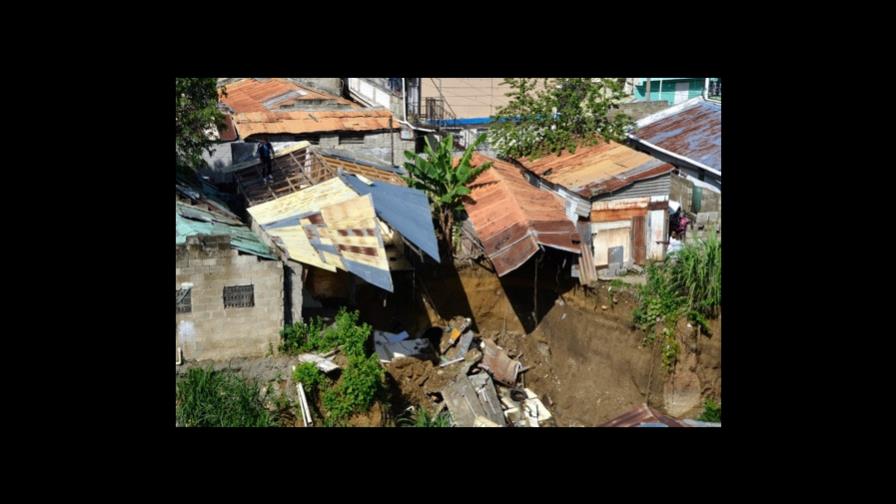 Lluvias provocan colapso de dos casas zona sur de Santiago