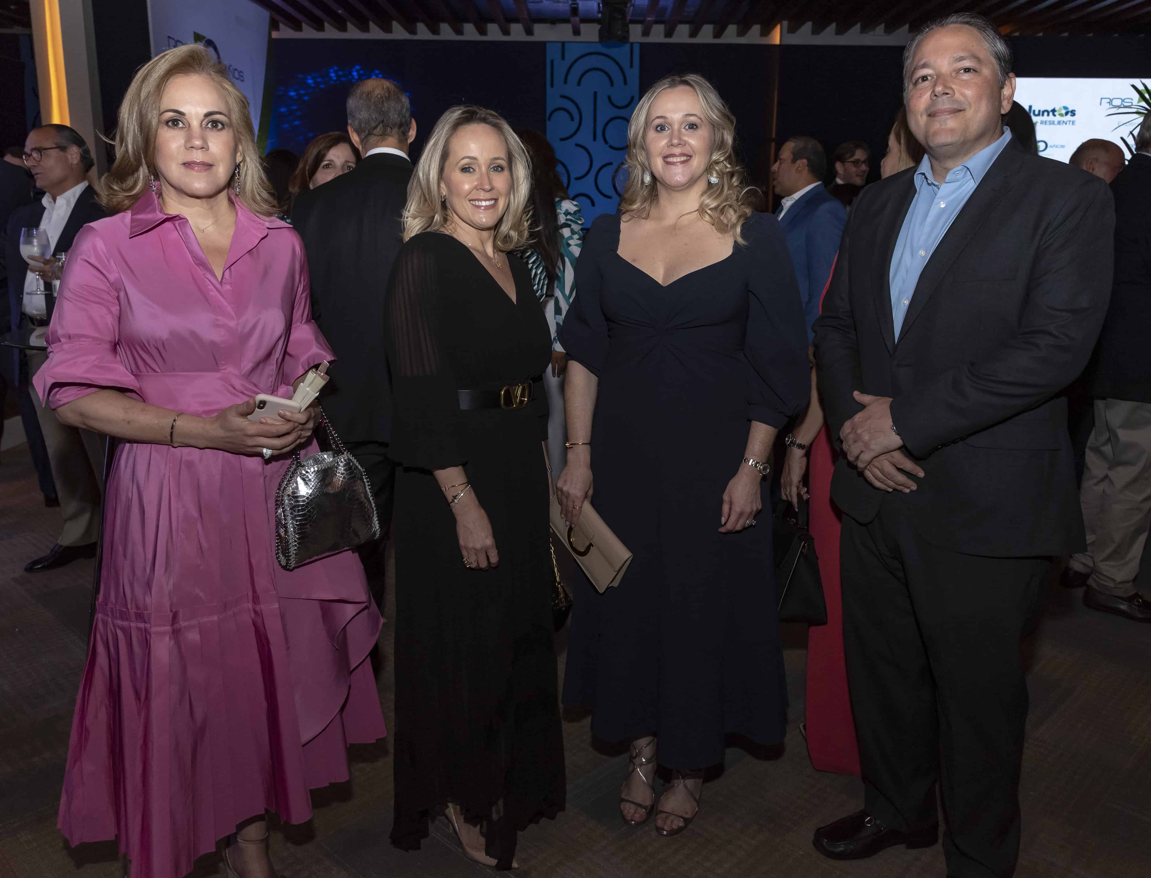 Yokasta Martínez, Patricia Duque-Estrada, Marcela Duque-Estrada y Luis Betances. 