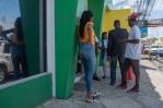 Asociados de Coop-Herrera acuden a su sede buscando sus ahorros mientras el Idecoop la investiga Asociados de Coop-Herrera acuden a su sede buscando sus ahorros mientras el Idecoop la investiga