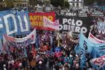 Miles marchan por trabajo, salarios y contra la pobreza en Argentina Miles marchan por trabajo, salarios y contra la pobreza en Argentina