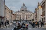 Un hombre se introduce a la fuerza con un coche en el Vaticano y es detenido