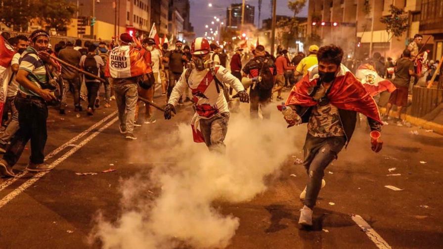 ONU afirma que Perú realizó un uso excesivo de la fuerza en protestas que dejaron más de 60 muertos ONU afirma que Perú realizó un uso excesivo de la fuerza en protestas que dejaron más de 60 muertos