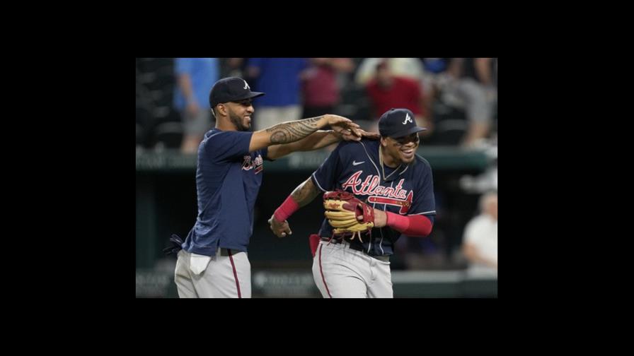 Jonrón de Arcia en la novena impide que Bravos pierdan serie; superan a Rangers Jonrón de Arcia en la novena impide que Bravos pierdan serie; superan a Rangers