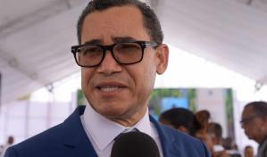 Eddy Olivares a la oposición: Ellos quieren reservarse los 190 diputados y 32 senadores