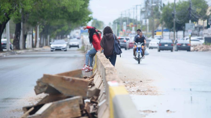 Población propone construcción de pasos peatonales en autopista de San Isidro Población propone construcción de pasos peatonales en autopista de San Isidro