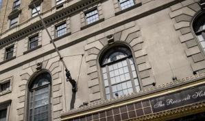 El famoso hotel Roosevelt de Nueva York reabre como refugio para inmigrantes con niños