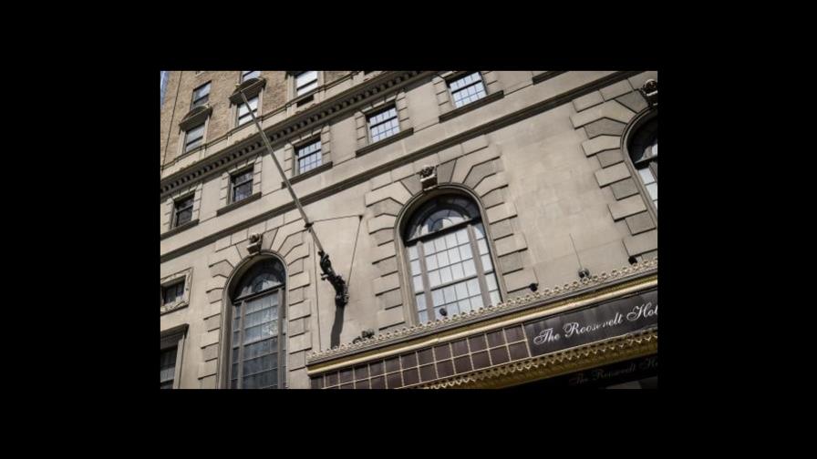 El famoso hotel Roosevelt de Nueva York reabre como refugio para inmigrantes con niños